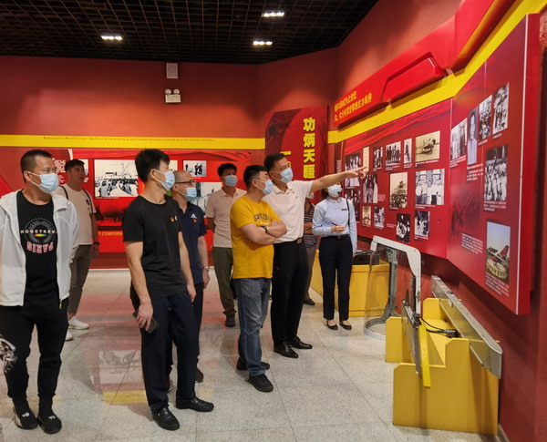 鷹擊長(zhǎng)空 譜寫(xiě)改革新篇——省建科院第一、二黨支部慶建黨百年參觀沈飛航空博覽園(圖3)