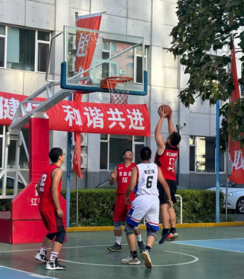 賽場結(jié)友誼 合作拓市場——省建科院與中建三局東北分公司開展籃球友誼對抗賽(圖3)